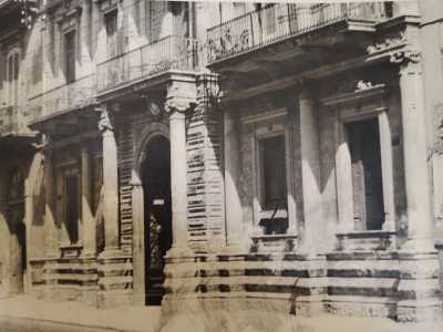 La sontuosa dimora fu costruita nel 1887 dall�impresa Colonna...